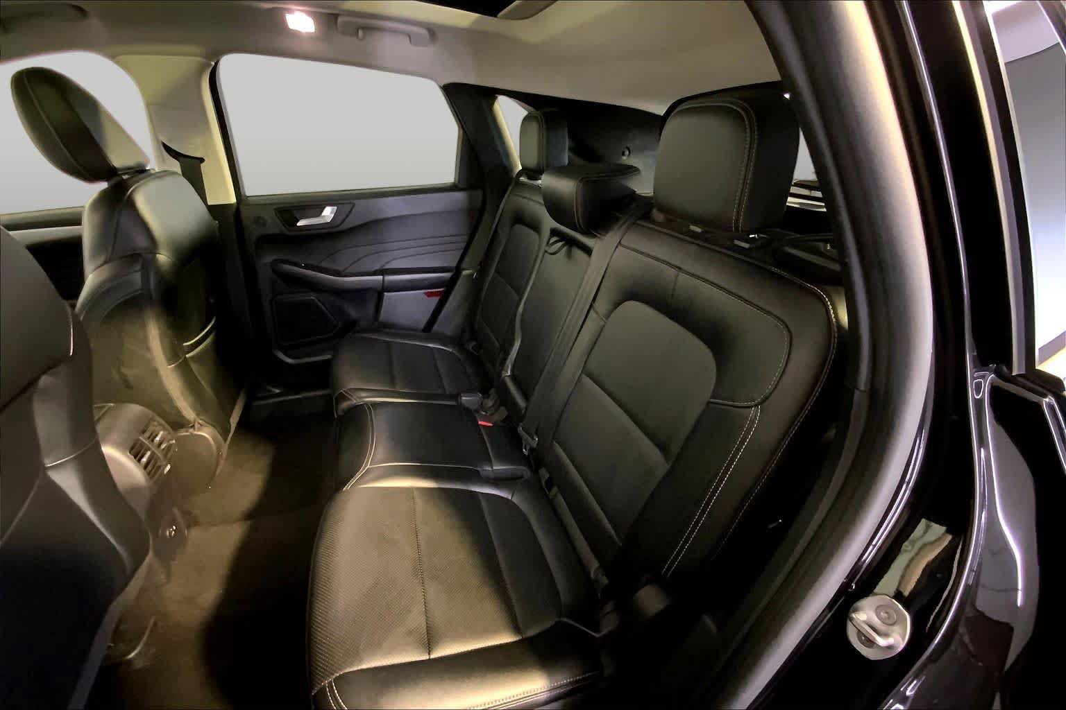 Used 2022 Ford Escape SEL w/ Technology Package FWD image 21