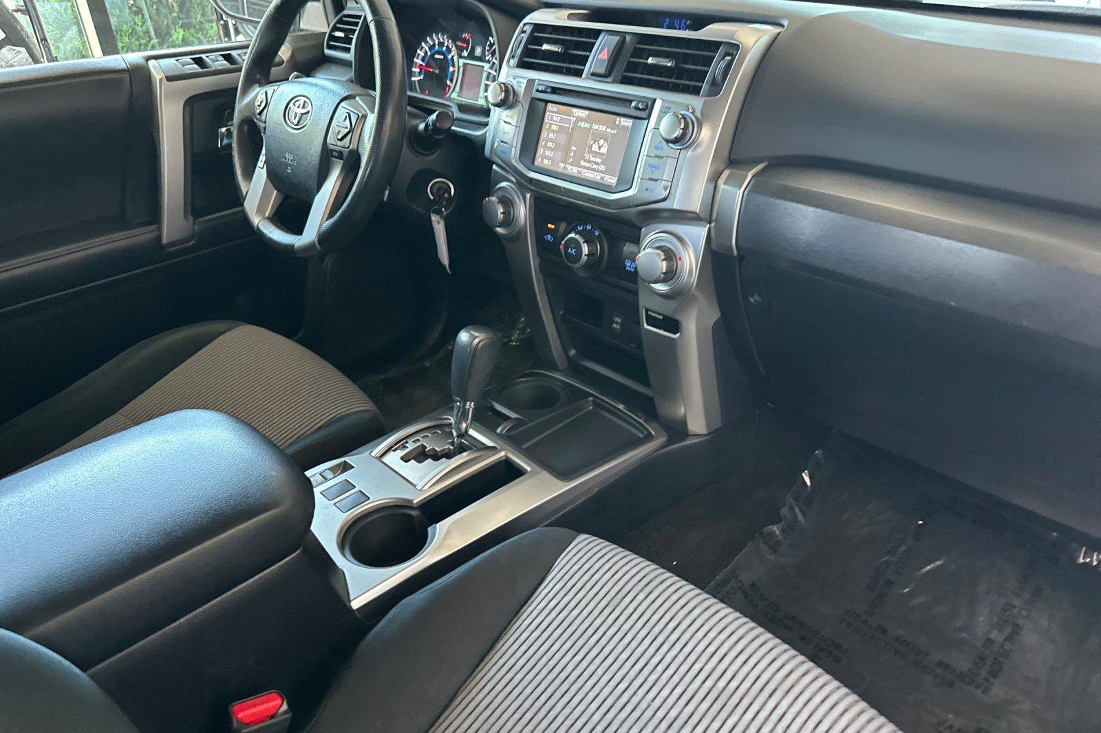 Used 2017 Toyota 4Runner SR5 RWD image 15