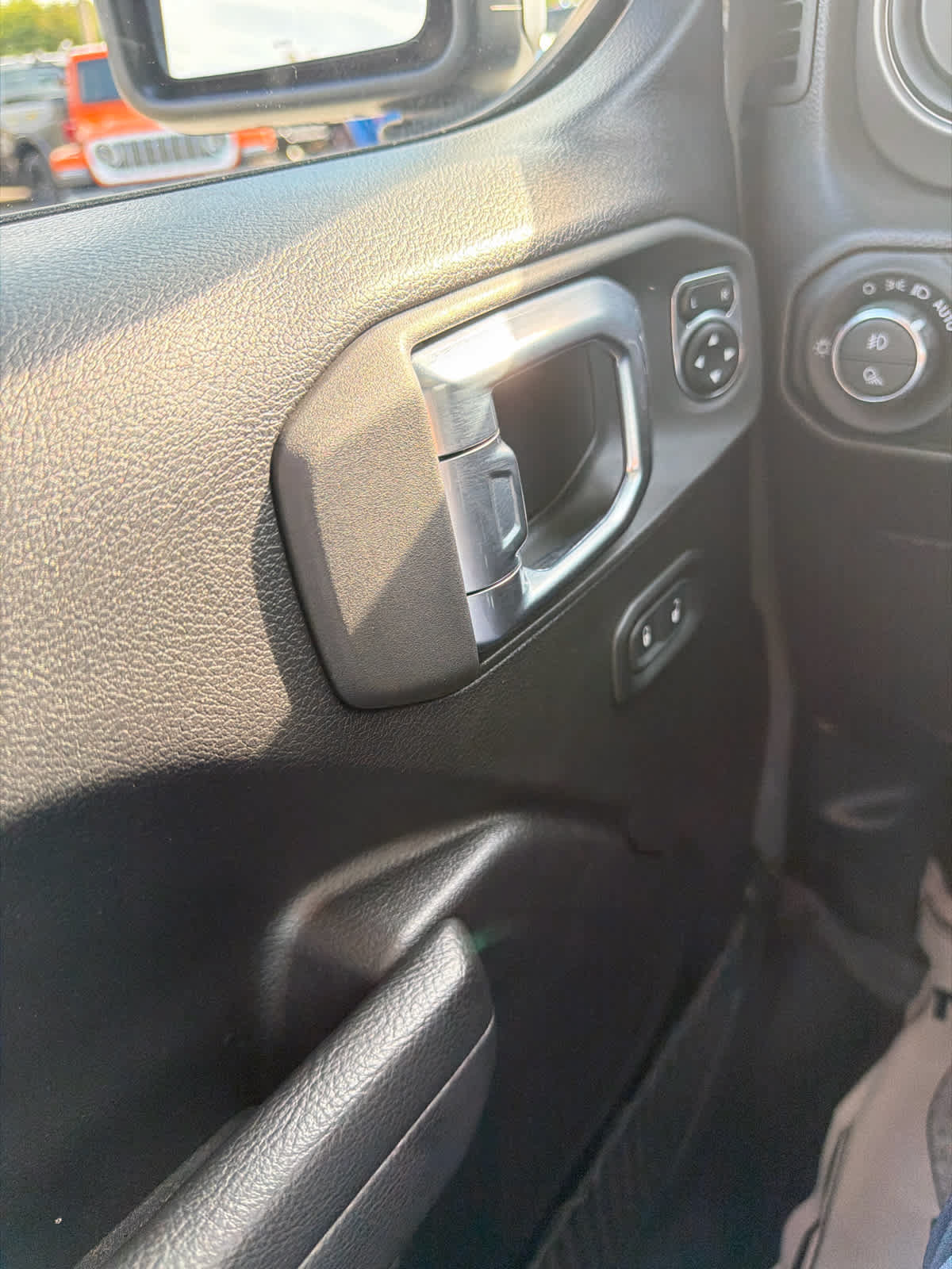 Used 2022 Jeep Gladiator Sport AWD/4WD image 16