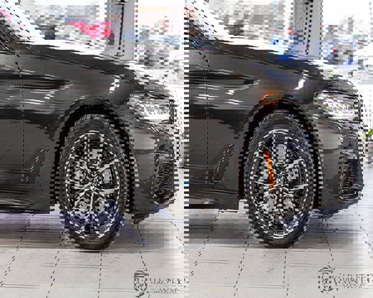 Used 2021 BMW 530e xDrive w/ Executive Package image 11