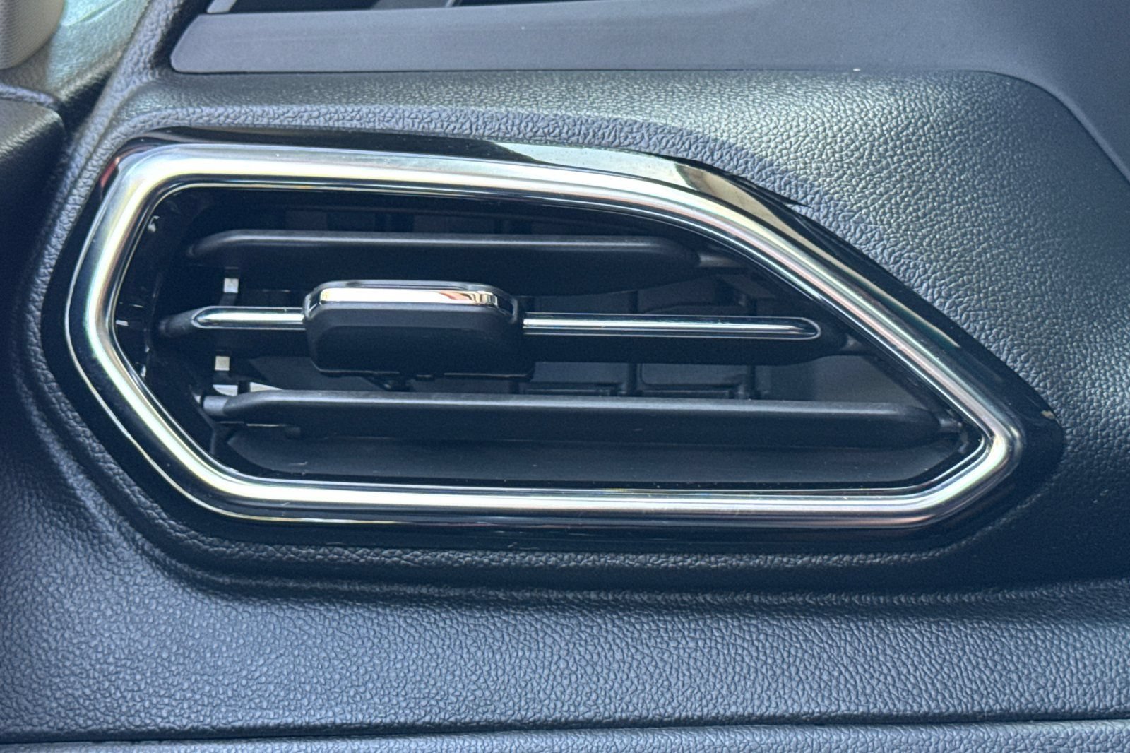 Used 2023 Chevrolet Bolt LT w/ Infotainment Package FWD image 28