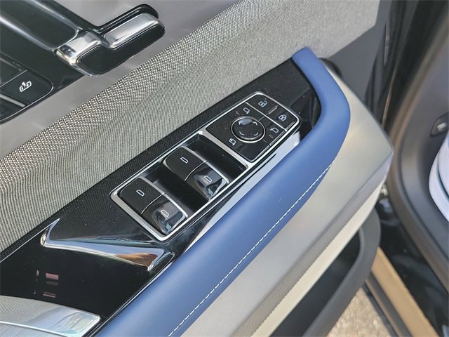 New 2026 Cadillac Vistiq Premium Luxury w/ LPO, Floor Liner Package image 19