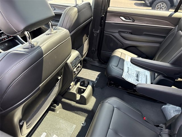 New 2025 Jeep Grand Cherokee L Limited w/ Trailer Tow Package image 29