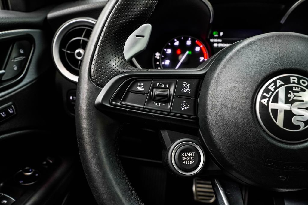 Used 2023 Alfa Romeo Stelvio Veloce image 37