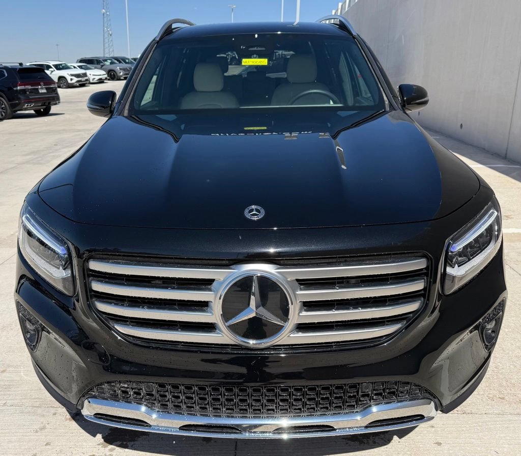 Used 2026 Mercedes-Benz GLB 250 image 4