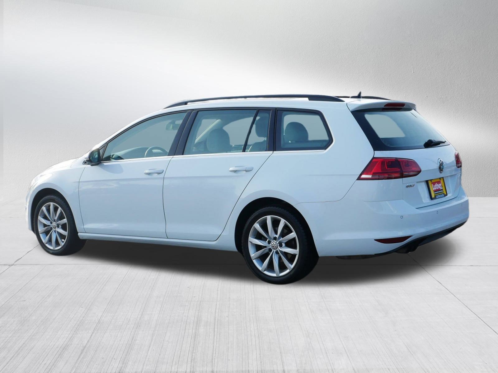 Used 2015 Volkswagen Golf SE image 5