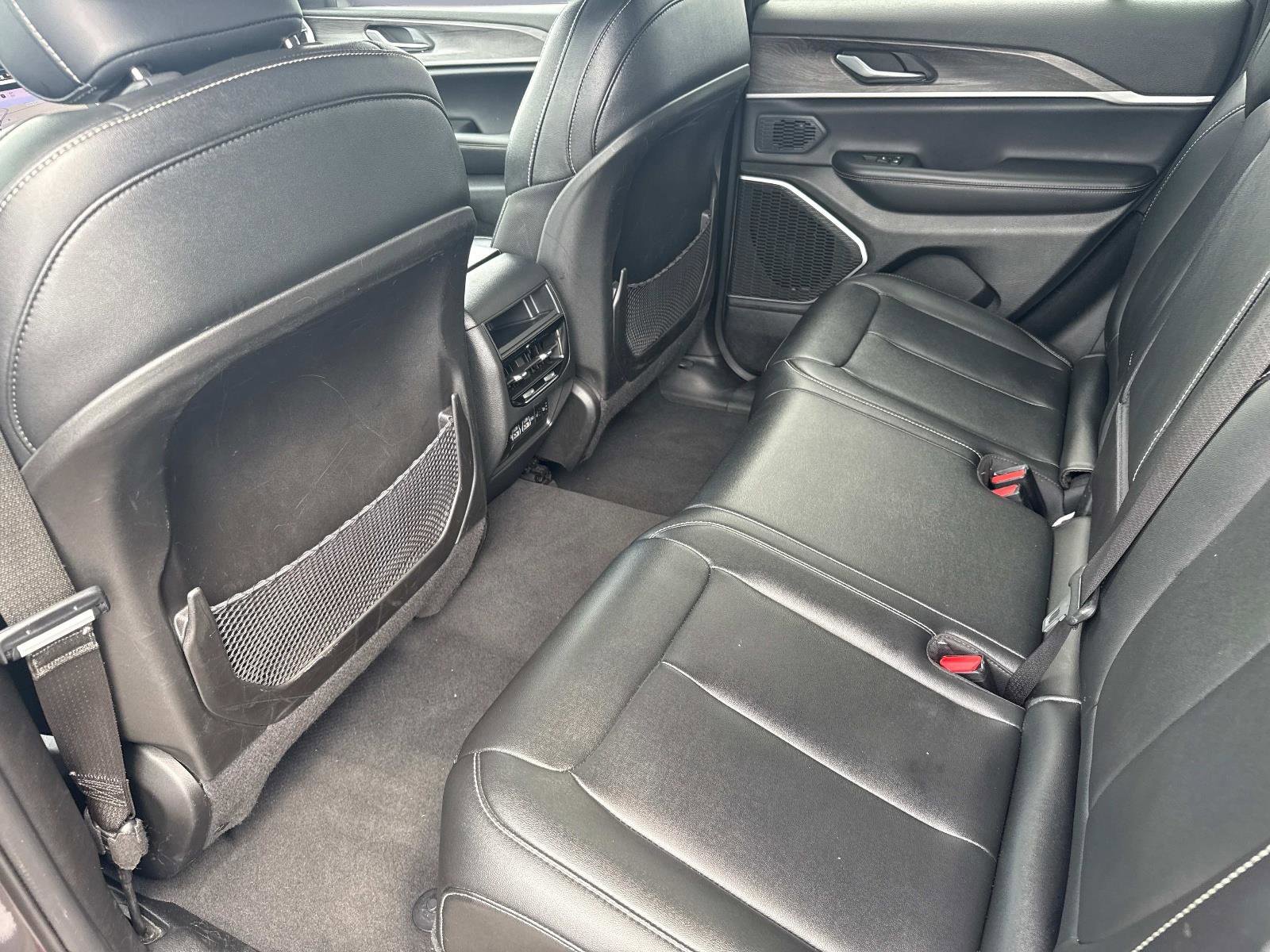 Used 2023 Jeep Grand Cherokee 4WD 4xe image 16