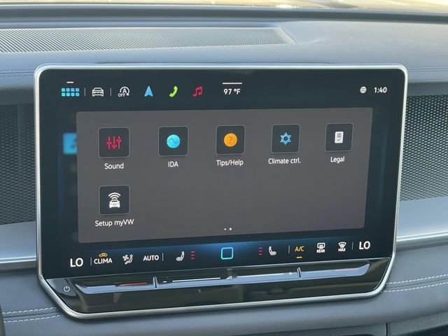 Used 2025 Volkswagen Tiguan SE image 12