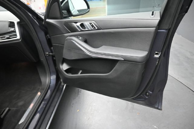Used 2019 BMW X5 xDrive40i w/ Convenience Package AWD/4WD image 33