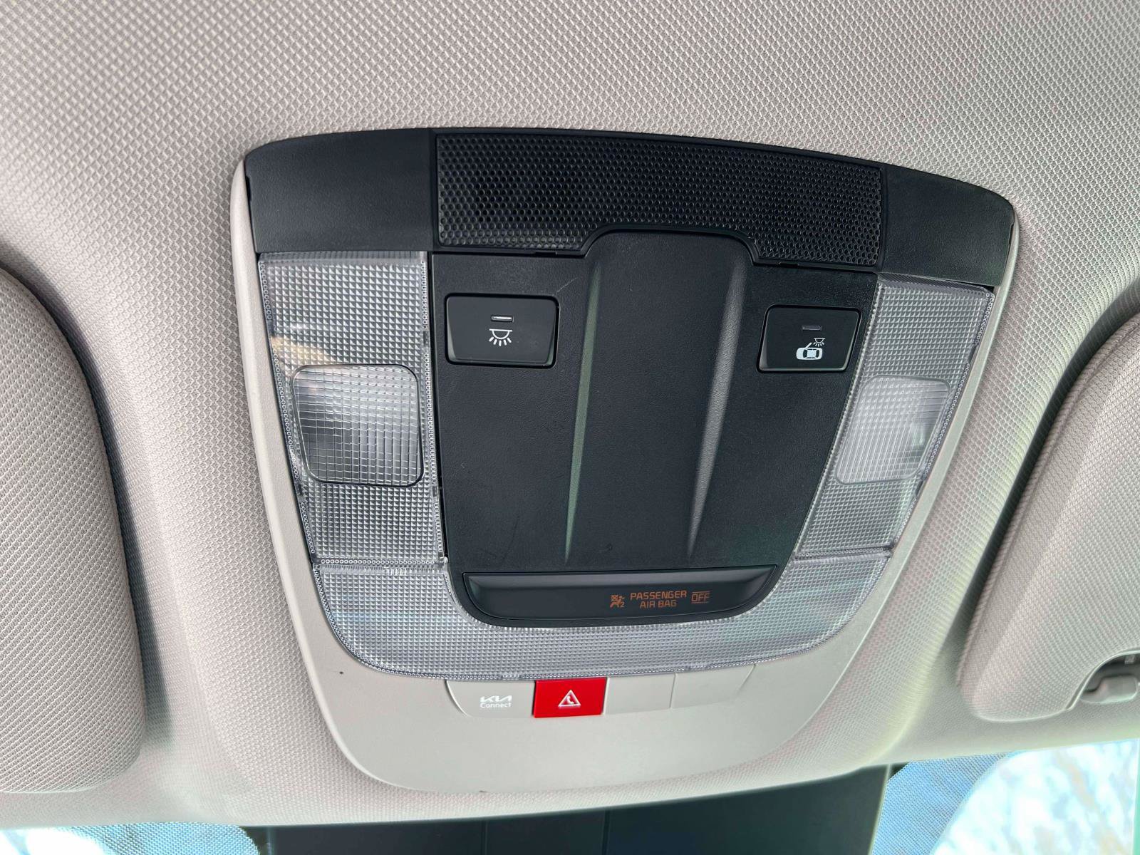 Used 2024 Kia Sorento S FWD image 9