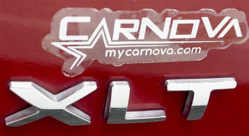Used 2016 Ford Explorer XLT w/ Equipment Group 202A AWD/4WD image 45