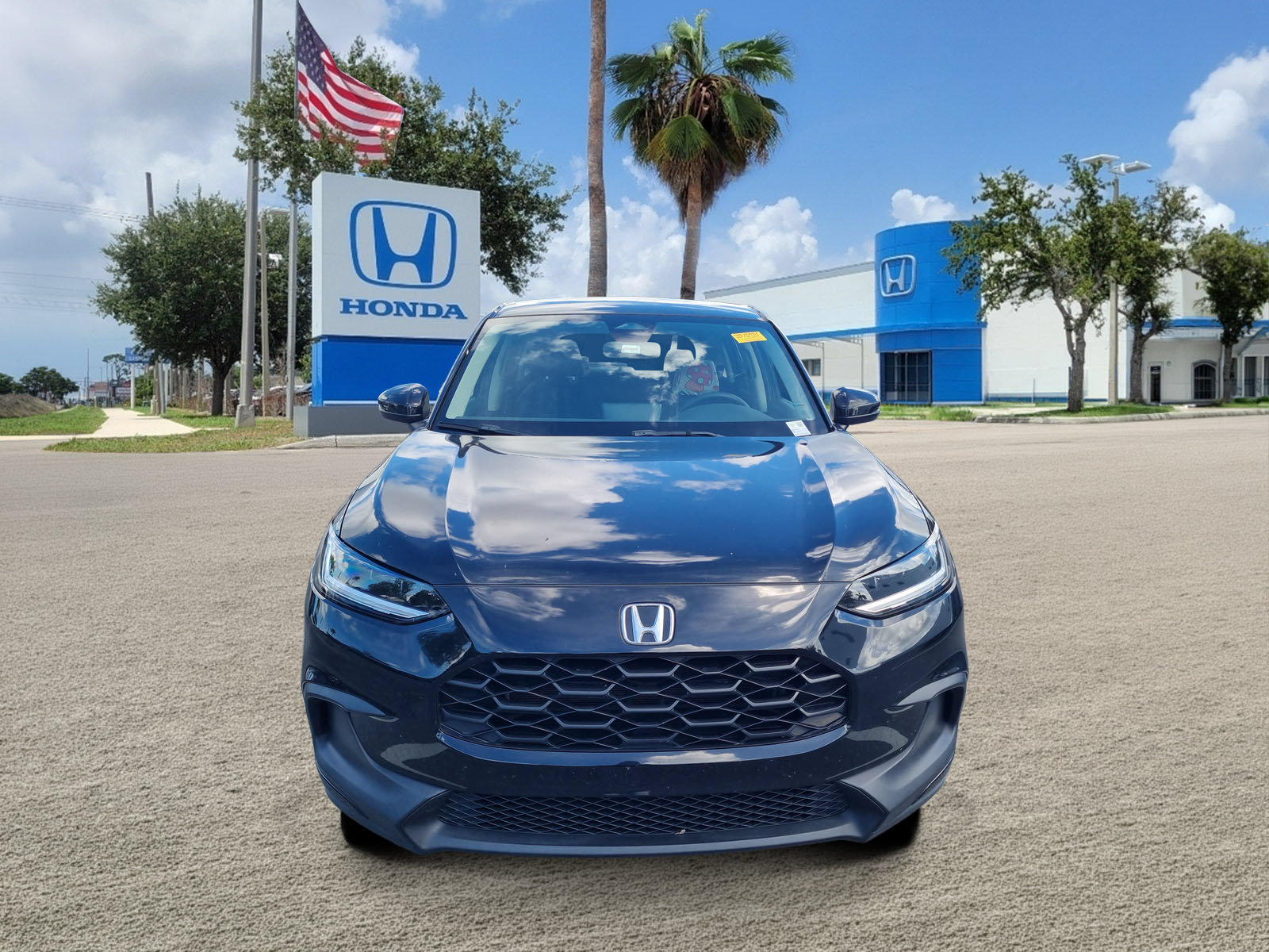 Used 2024 Honda HR-V LX image 2