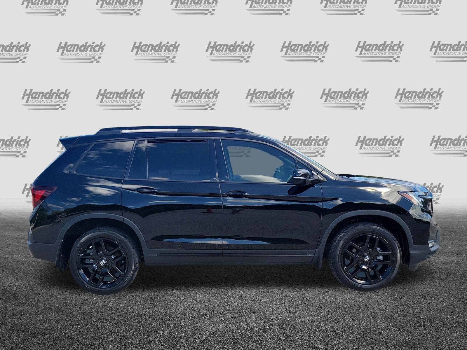 Used 2025 Honda Passport Black Edition image 11