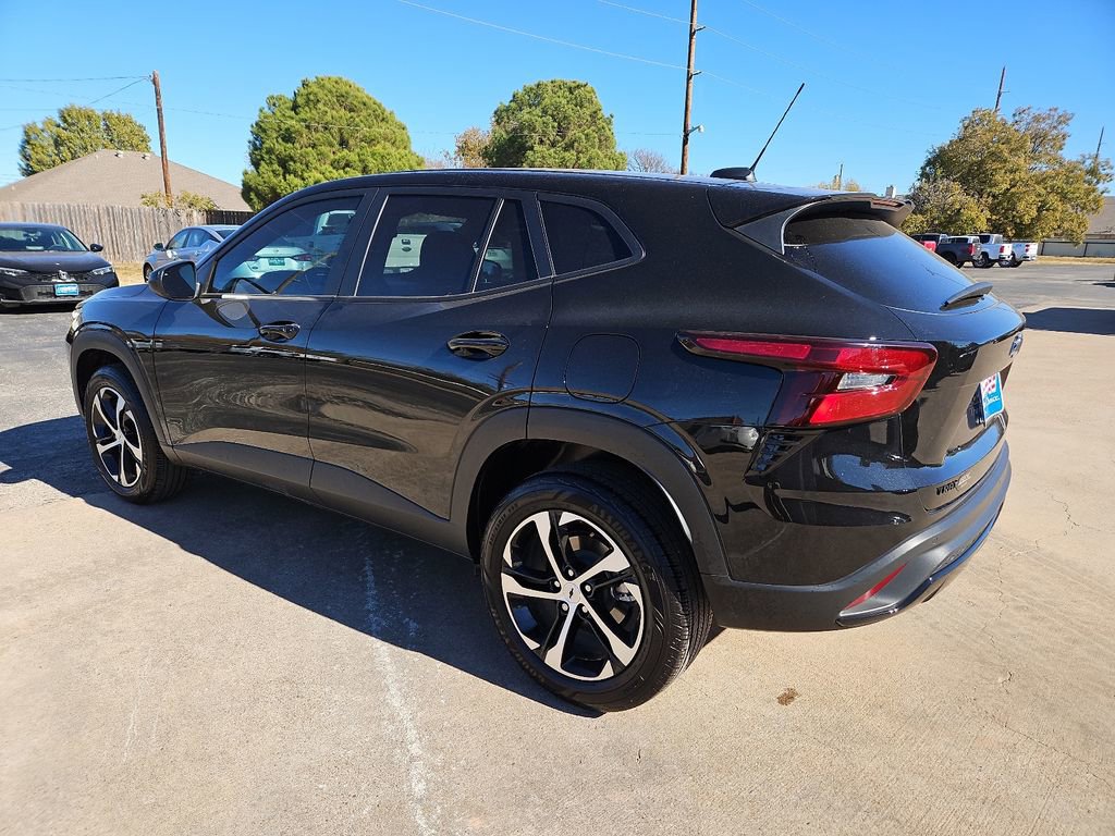Used 2025 Chevrolet Trax RS w/ Driver Confidence Package image 7