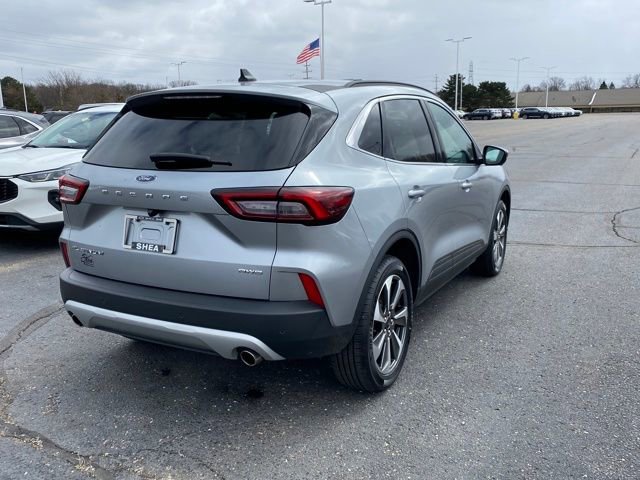 Used 2024 Ford Escape Platinum AWD/4WD image 3