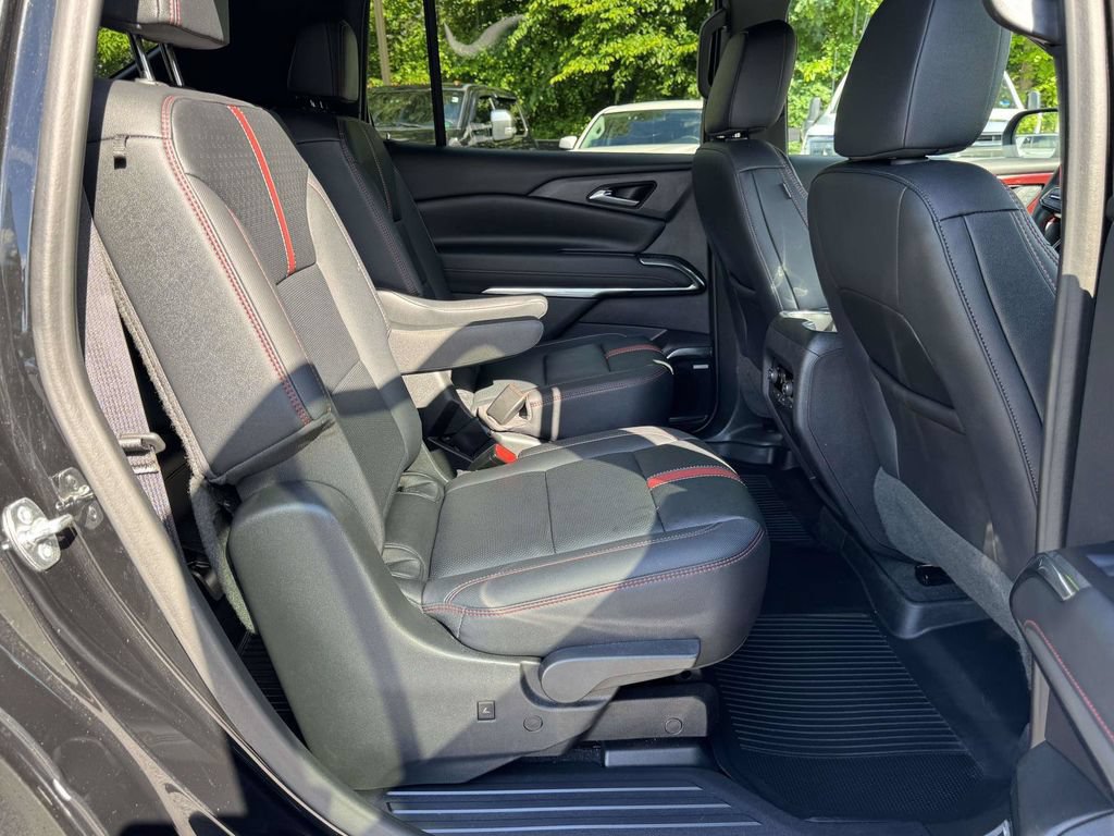 Used 2024 Chevrolet Traverse RS w/ LPO, Floor Liner Package AWD/4WD image 15