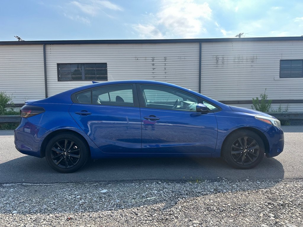 Used 2017 Kia Forte S FWD image 2