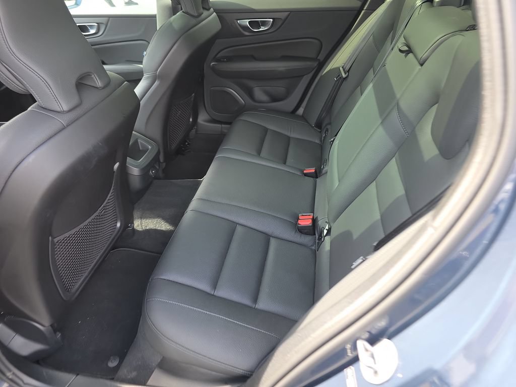 Used 2026 Volvo V60 B5 Cross Country Plus AWD/4WD image 10