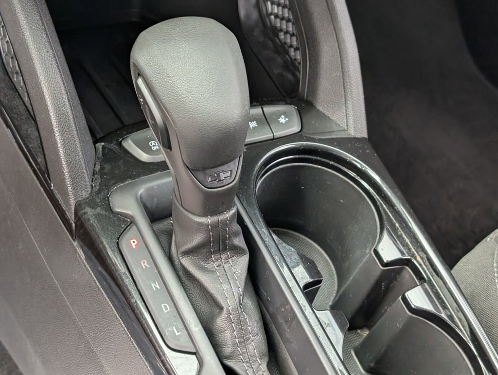 Used 2022 Chevrolet TrailBlazer LT FWD image 24