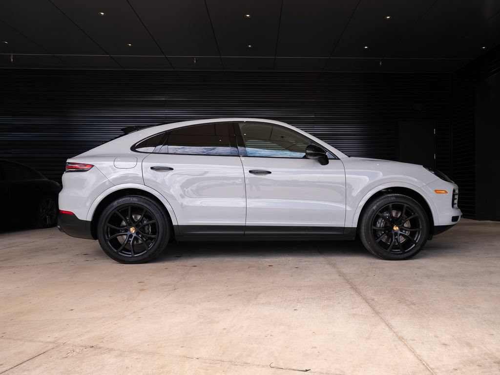 Certified 2023 Porsche Cayenne Coupe AWD/4WD image 7