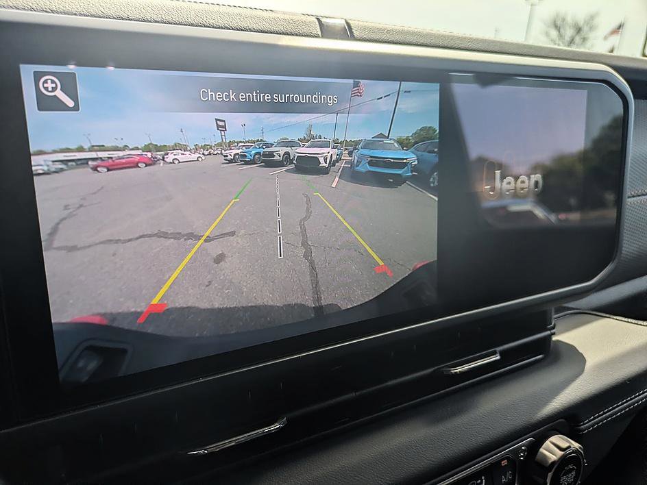 Used 2024 Jeep Gladiator Mojave w/ Safety Group image 24