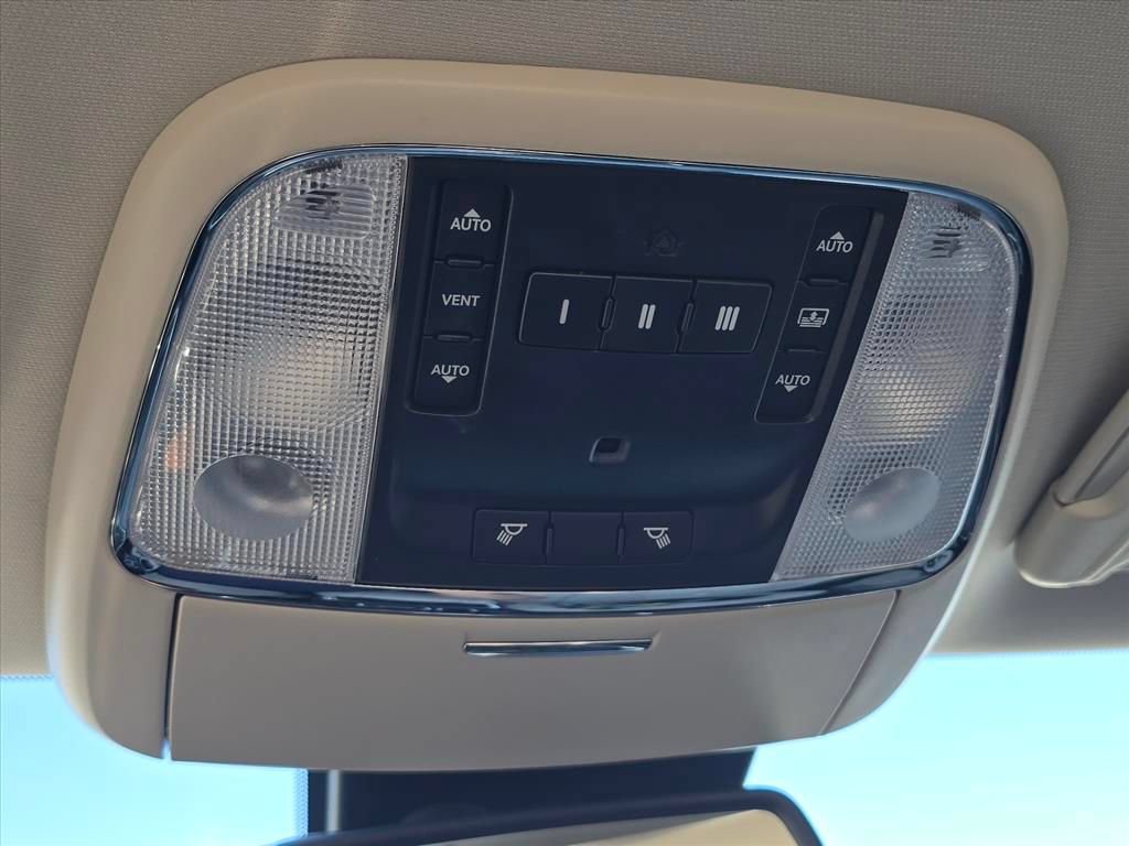 Used 2016 Chrysler 300 C w/ Safetytec Plus Group RWD image 23