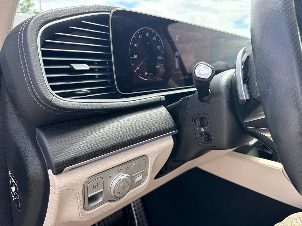 Used 2024 Mercedes-Benz GLS 580 4MATIC image 15