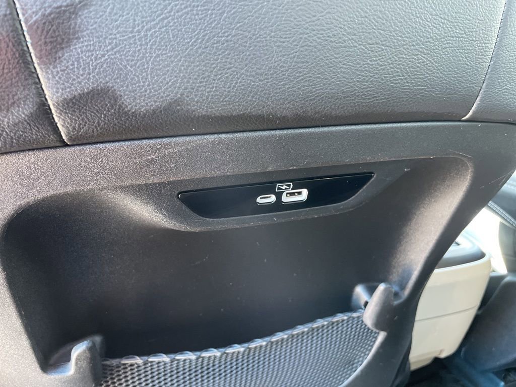 Used 2022 Chrysler Pacifica Touring-L FWD image 41