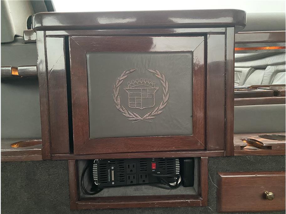 Used 1998 Cadillac De Ville Limousine image 20