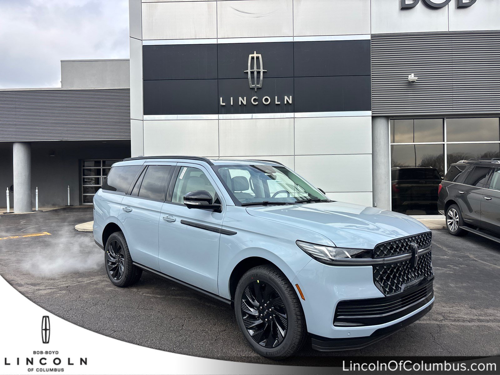 New 2026 Lincoln Navigator Reserve w/ Jet Appearance Package AWD/4WD video 1