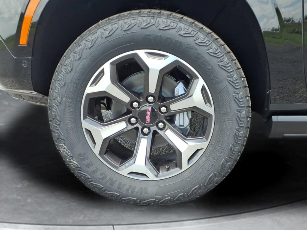 New 2026 GMC Yukon AT4 Ultimate AWD/4WD image 4