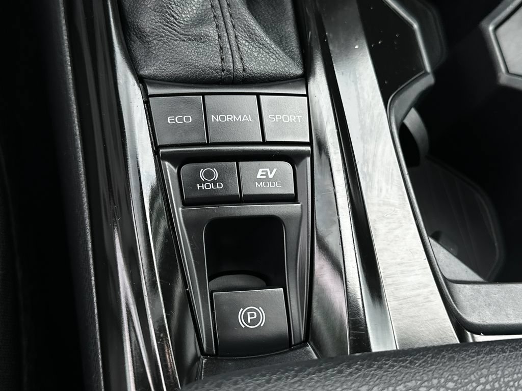 Used 2025 Toyota Camry LE w/ Convenience Package AWD/4WD image 28
