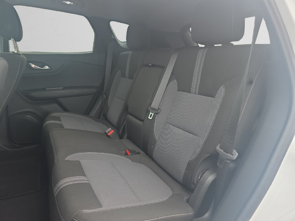 Used 2025 Chevrolet Blazer LT AWD/4WD image 14