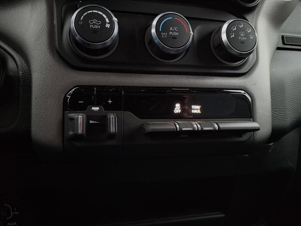 Used 2024 RAM 2500 Big Horn w/ Bed Utility Group image 17