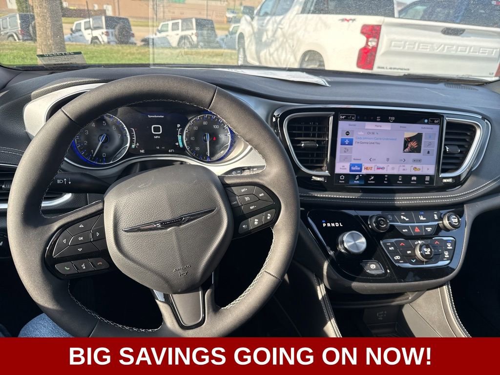 New 2026 Chrysler Pacifica Limited w/ S Appearance Package image 14