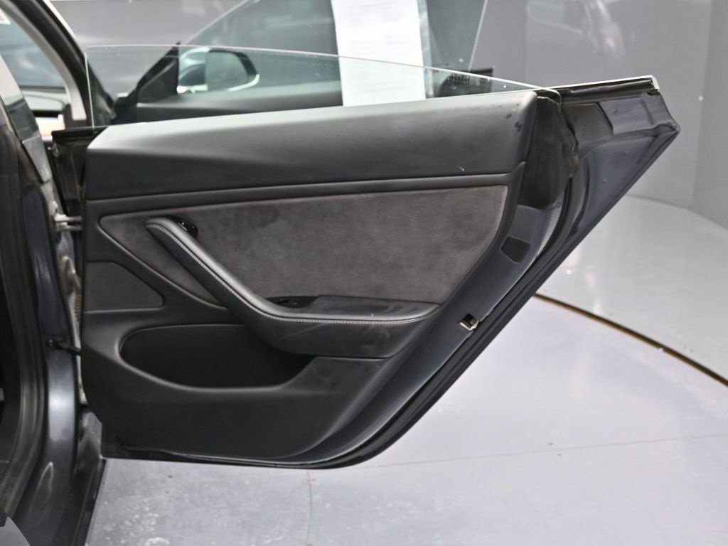 Used 2018 Tesla Model 3 Long Range image 41