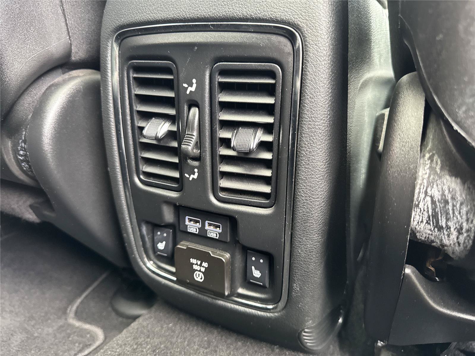 Used 2020 Jeep Grand Cherokee Overland AWD/4WD image 31