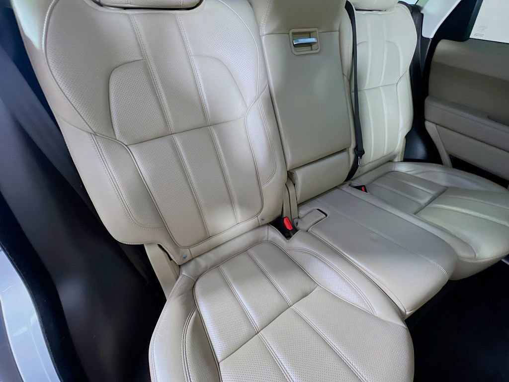 Used 2016 Land Rover Range Rover Sport HSE image 29