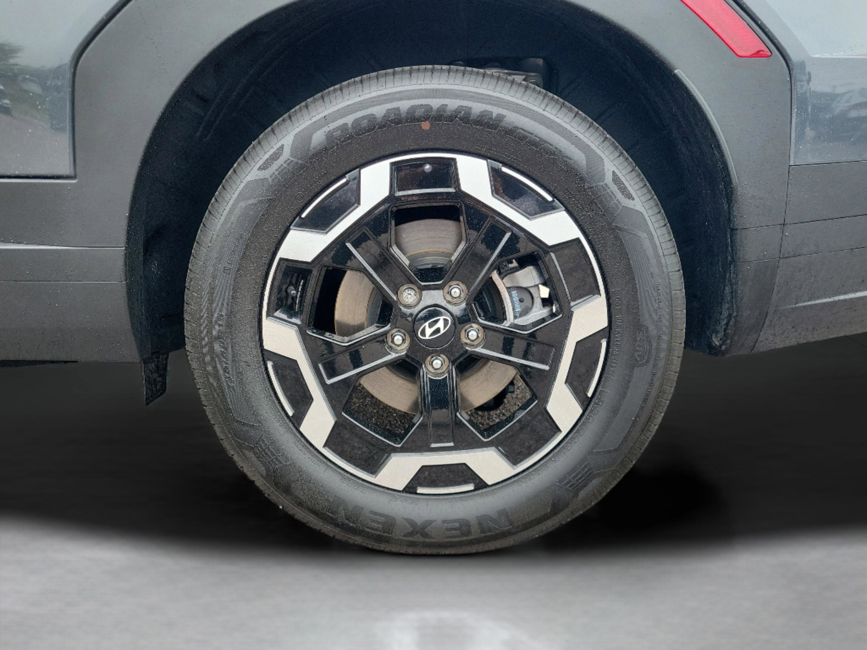 Used 2025 Hyundai Santa Fe SEL image 6