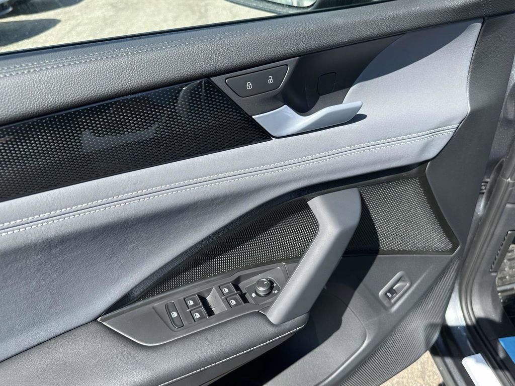 New 2026 Volkswagen Tiguan SE R-Line image 14