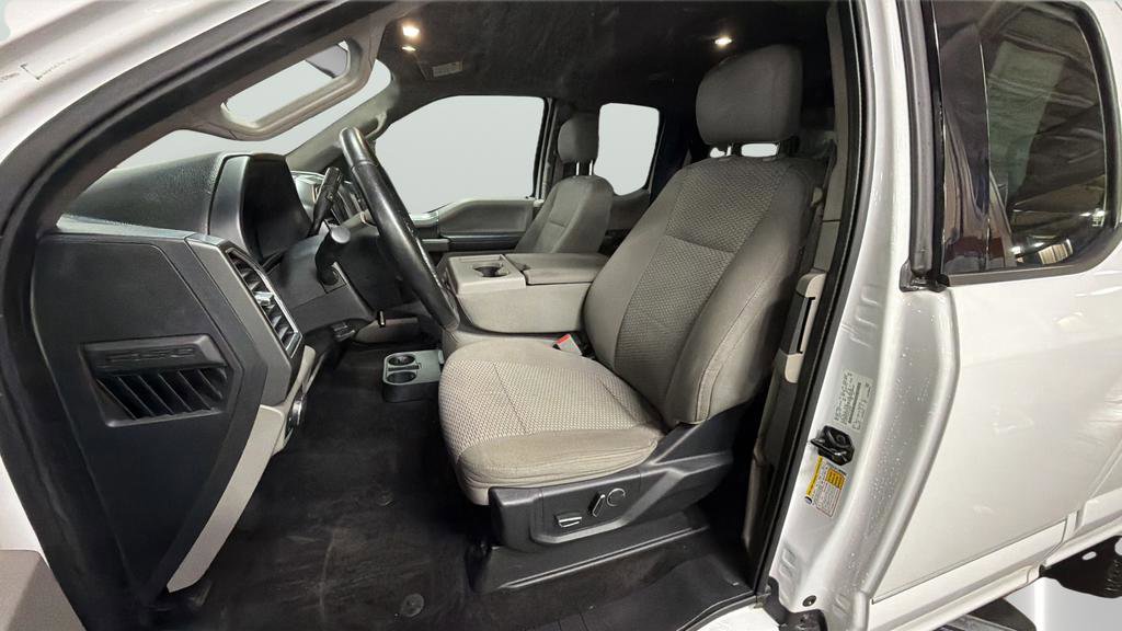 Used 2017 Ford F150 XLT w/ Equipment Group 302A Luxury image 21