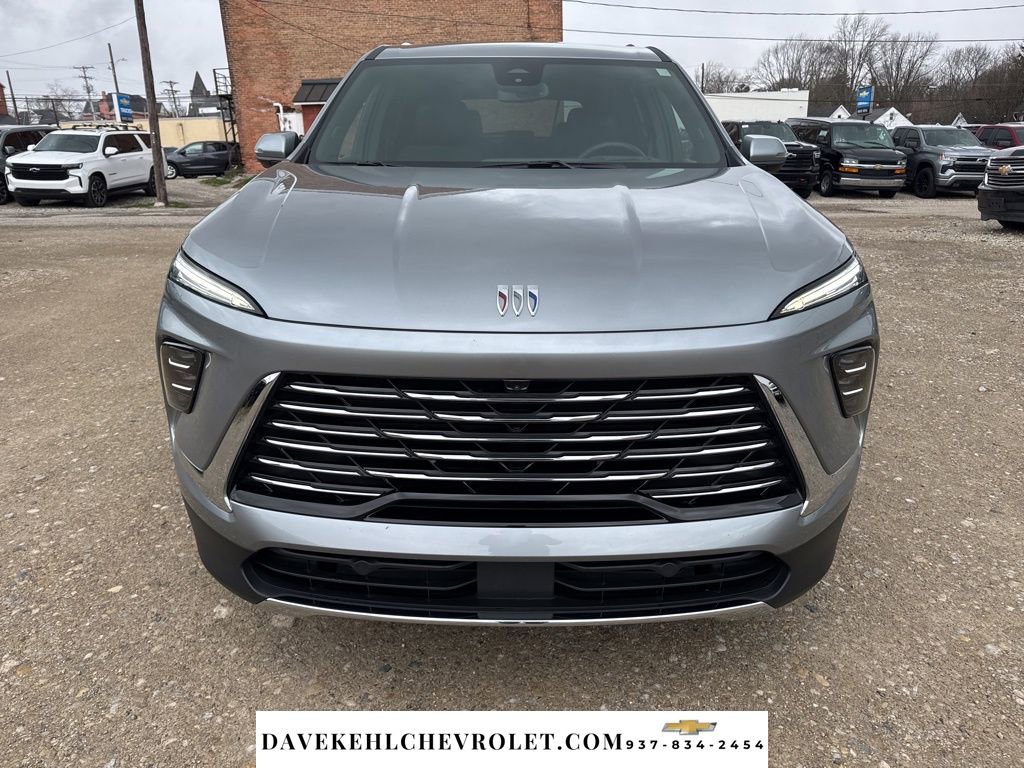 Used 2025 Buick Enclave Preferred w/ Power Package image 8