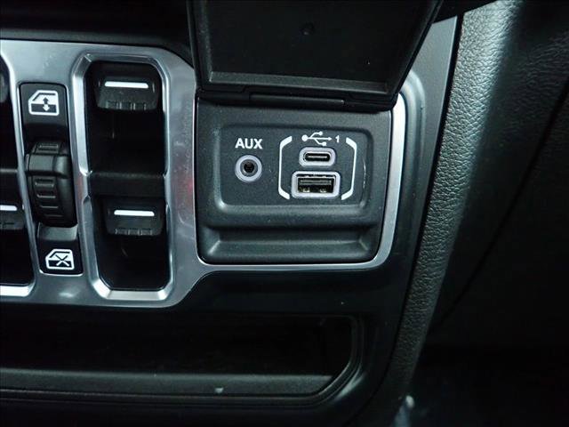 Used 2023 Jeep Wrangler Unlimited w/ Cold Weather Group image 19