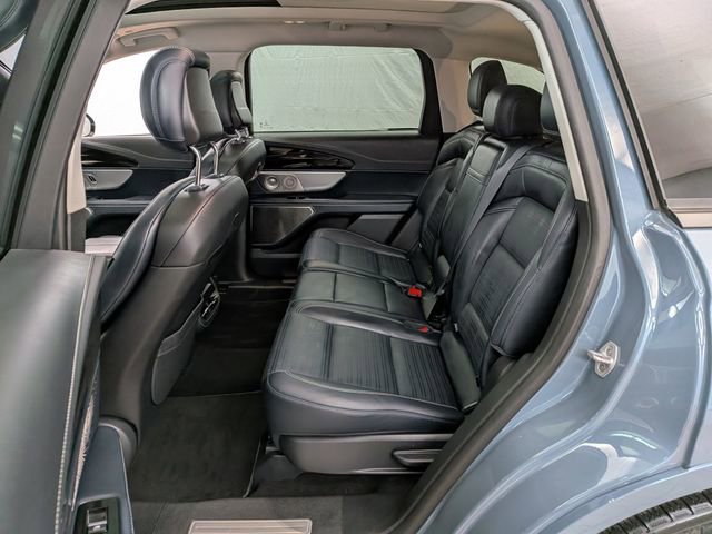 Used 2025 Lincoln Nautilus Reserve image 22