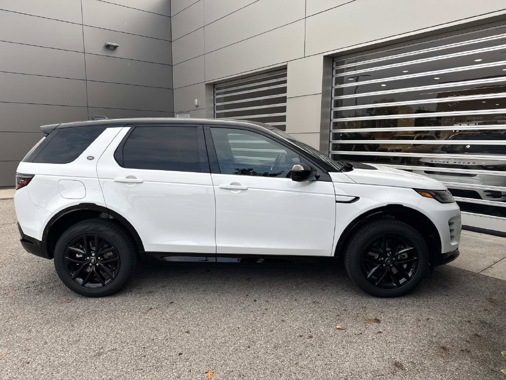 New 2026 Land Rover Discovery Sport Landmark AWD/4WD image 9