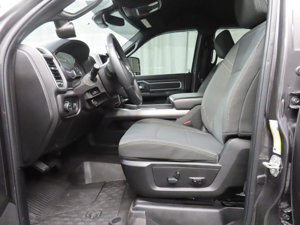 Used 2024 RAM 2500 Big Horn w/ Night Edition AWD/4WD image 9