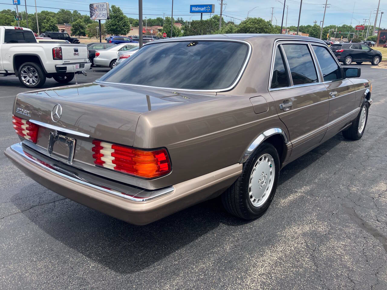 Used 1988 Mercedes-Benz 420 SEL image 3