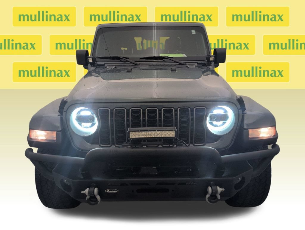 Used 2025 Jeep Gladiator Sport AWD/4WD image 13