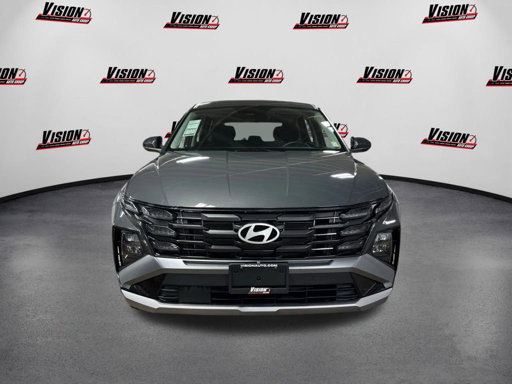 Certified 2025 Hyundai Tucson SE video 2