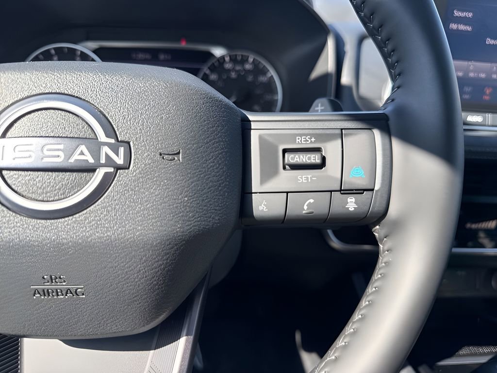 Used 2025 Nissan Rogue SV image 15